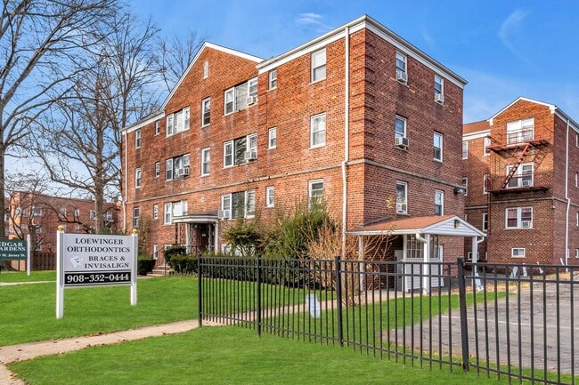 Building Photo - Edgar Gardens Apartments Unit 246-3B
