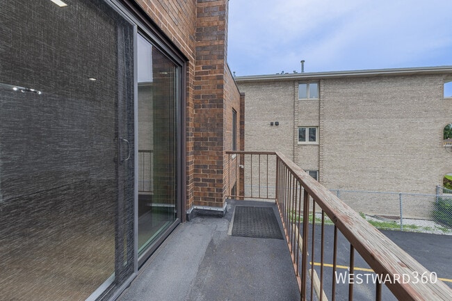 Photo - 6320 W 79th St Unidad 2SE