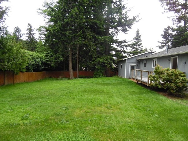 Photo - 4113 Kingsway