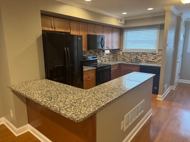 Building Photo - 34 Dora Dr