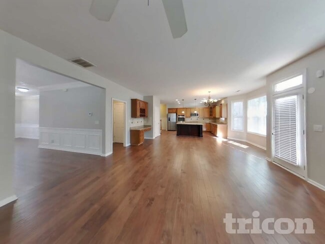 Photo - 341 Revolution Dr