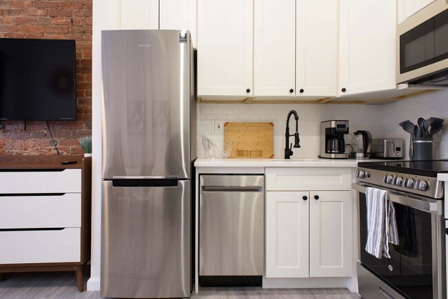 Photo - 240e E 75th St Unidad SI FL4-ID1021873P