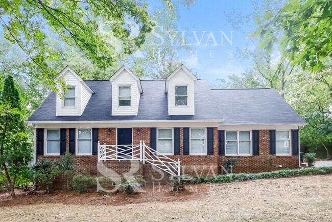 Building Photo - Enjoy living the good life in this 3 bedroom, 2.5 bathroom home