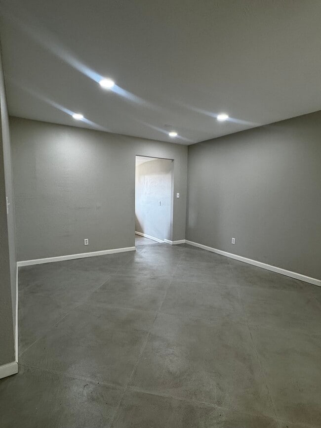 Photo - FOR RENT
