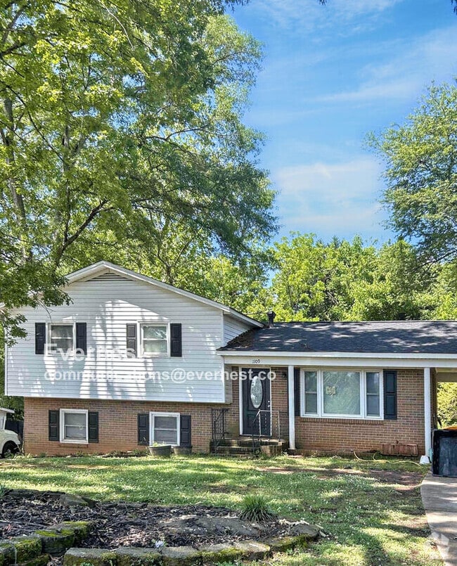 Building Photo - 1109 Woodhaven Dr Rental