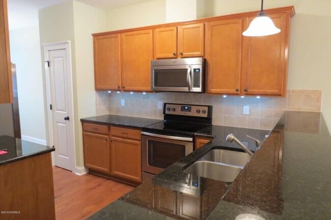 Photo - 1805 Fox Den Way