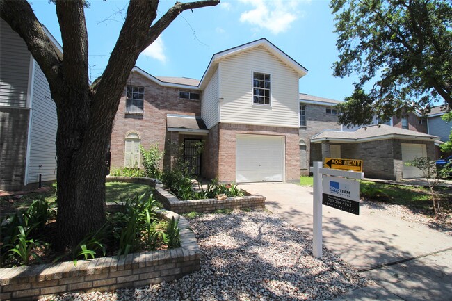 Building Photo - 2117 Whittier Dr