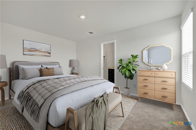 Photo - 231 Gabbro Gdns