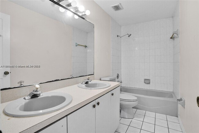 Photo - 17220 SW 93rd Ave Unit 1