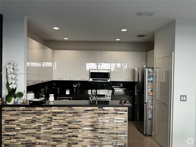 Building Photo - 8162 NW 114th Pl Rental
