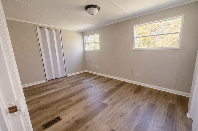 Photo - 325 Southstar St