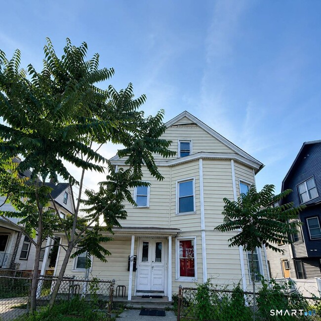 Building Photo - 271 Vine St Unit 3