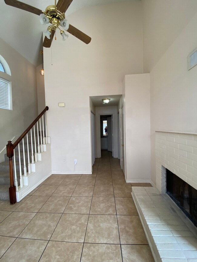 Photo - 805 Greenridge Dr