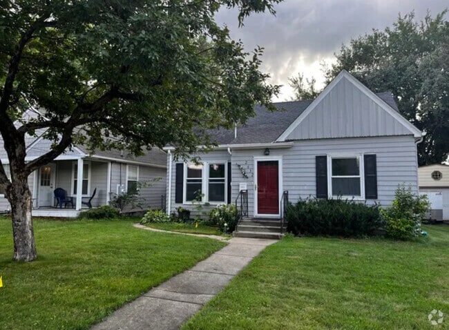 Building Photo - 2632 Toledo Ave S Rental