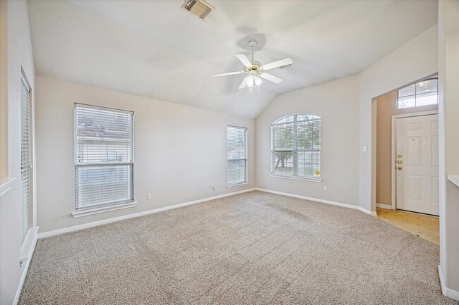 Photo - 1804 Arbor Glen