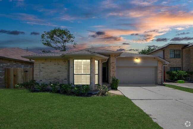 Building Photo - 12407 Meadow Ridge Dr Rental