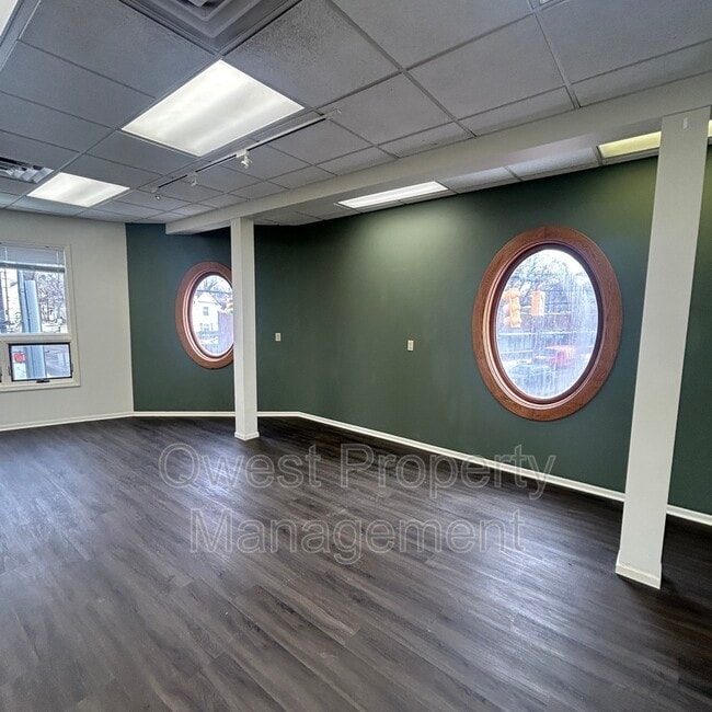 Photo - 975 Cherry St SE