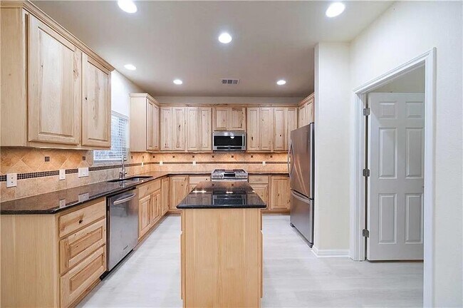 Photo - 3434 Yogi Berra Way