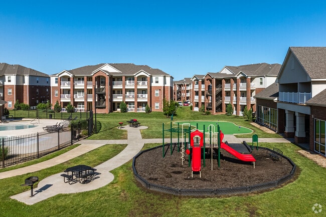 Playground, Grills & Putting Green