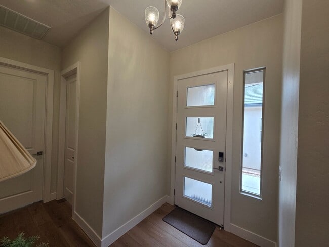 Photo - 1212 Hopewell Dr