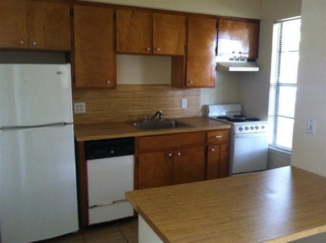 Photo - 621 W 37th St Unit 103