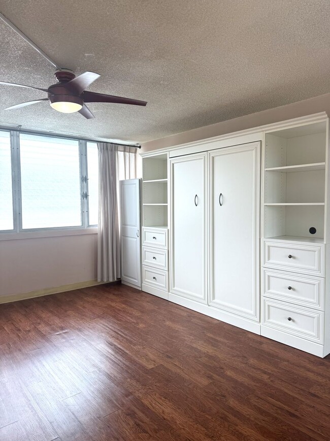 Photo - Rycroft Terrace - Upgraded Studio with Parking! Unidad 518