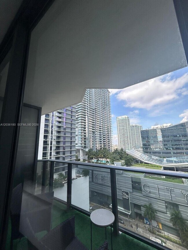 Photo - 45 SW 9th St Unidad 1409