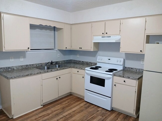908 Trailwood Cir Unit 908