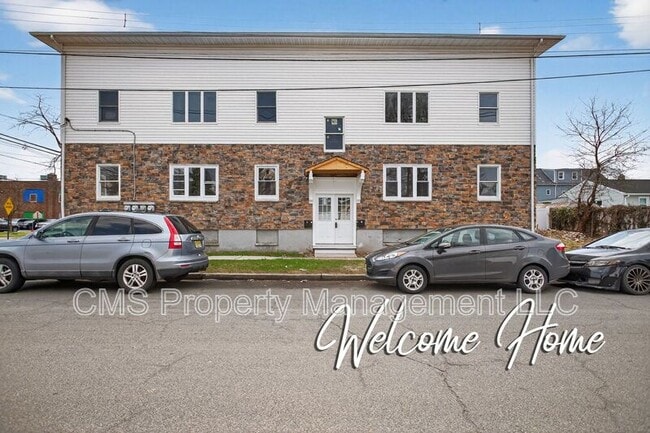 Building Photo - 378 Grand St Unit 2L