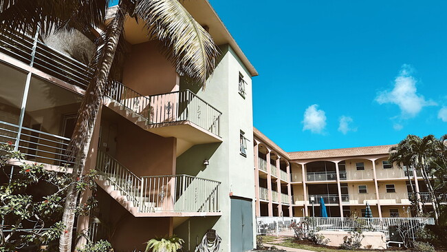 Photo - 100 SE 6th Ave Unidad 303 Rental
