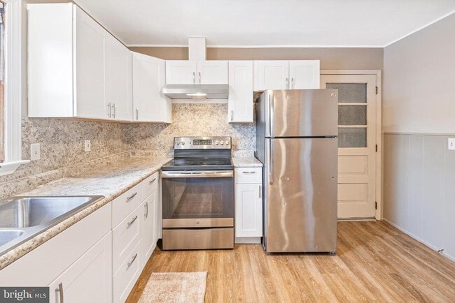 Photo - 15 Carolina Ave