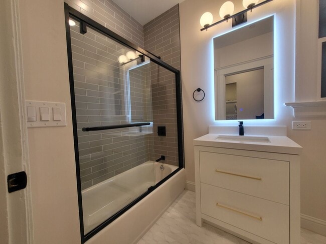 1026-1030 Pine Street - 1026-1030 Pine Street Apartment Unit 1026