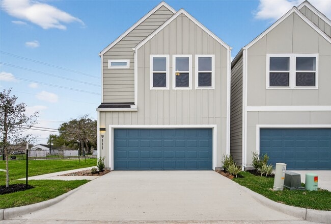 Building Photo - 9111 Highland Northern Wy