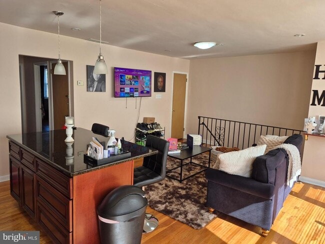 Photo - 7254 Mansfield Ave