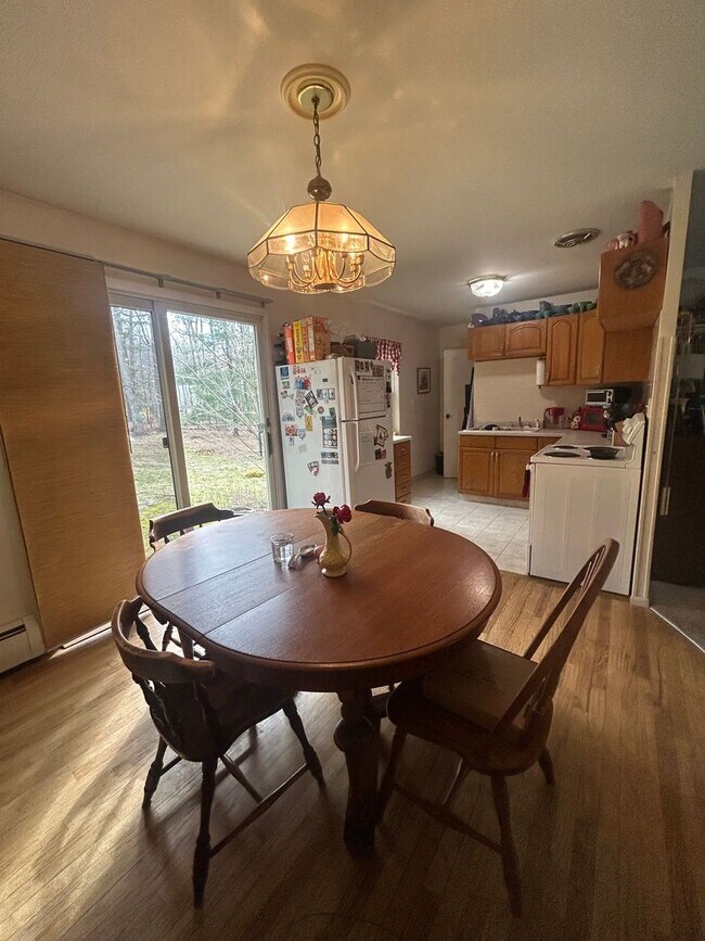 Photo - 3 bed, 1 1/2 Bath House