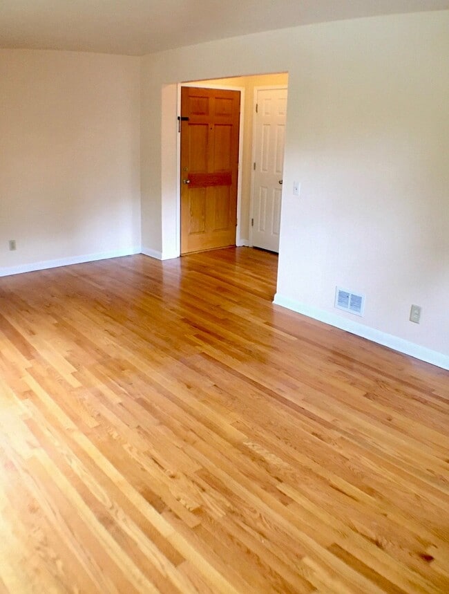 Photo - 422 Rushmore Ln Unit 1