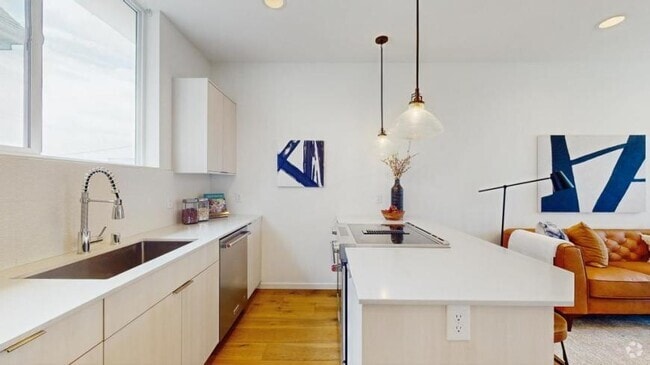 Building Photo - 2 bedroom in Seattle WA 98103 Rental