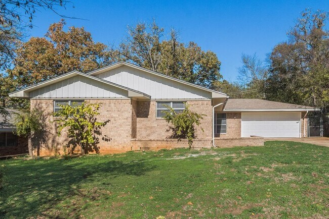 Photo - 1331 Crestview Dr