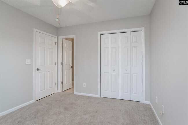 Photo - 129 Crickhollow Cir