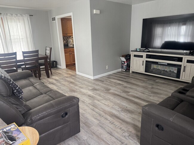 Photo - 1605 Prospect Ave