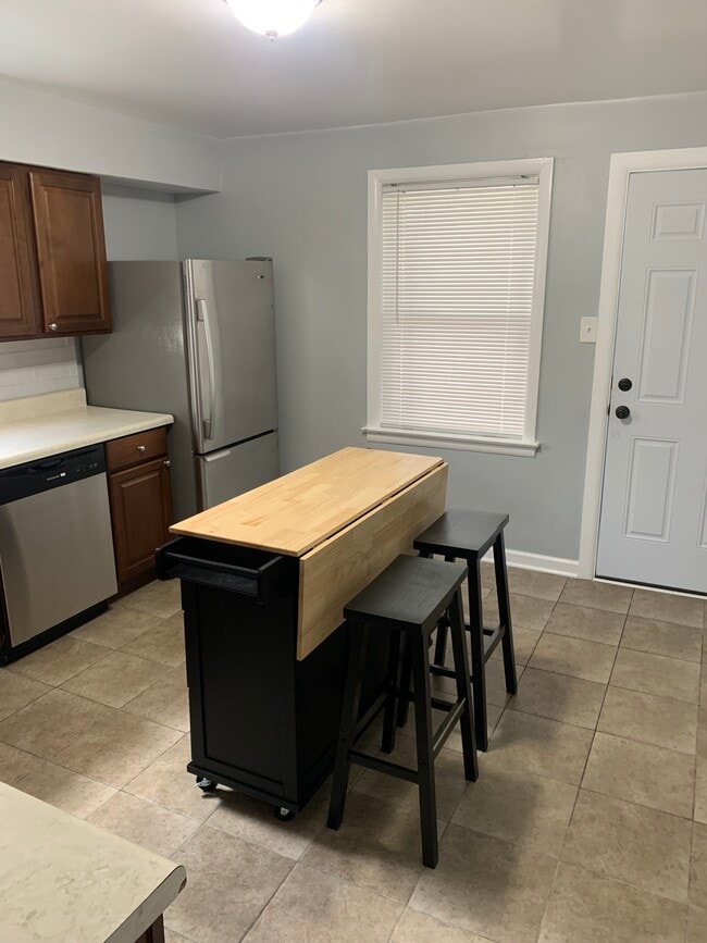 Photo - 7918 S Wood St Unidad 2