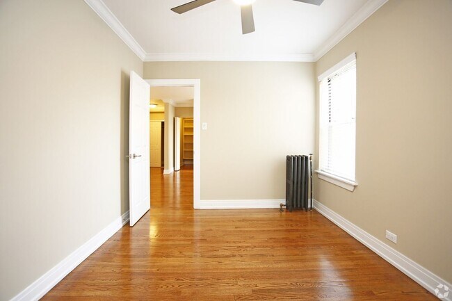 Photo - 901 W Argyle St