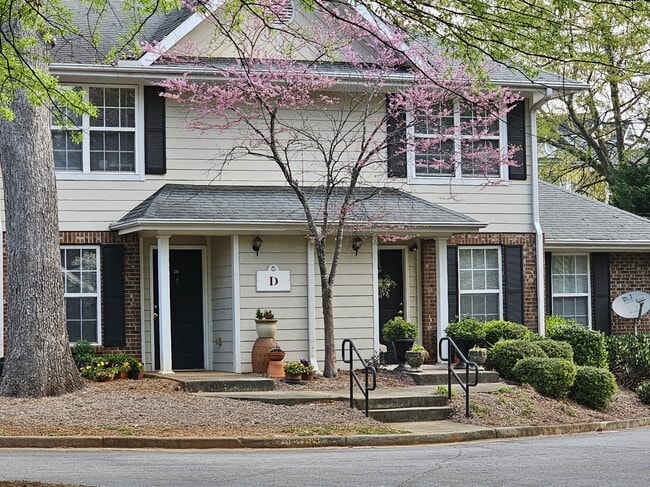 Azalea Place Apartments - Building Exterior