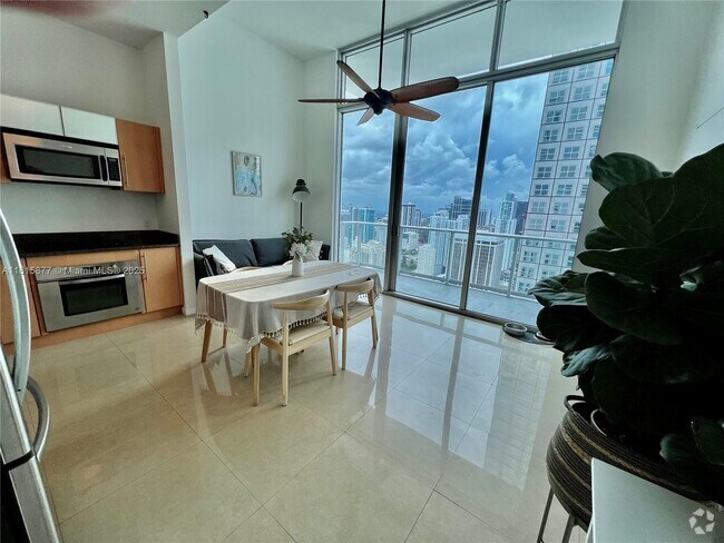 Building Photo - 300 S Biscayne Blvd Unit PH-4003 Rental