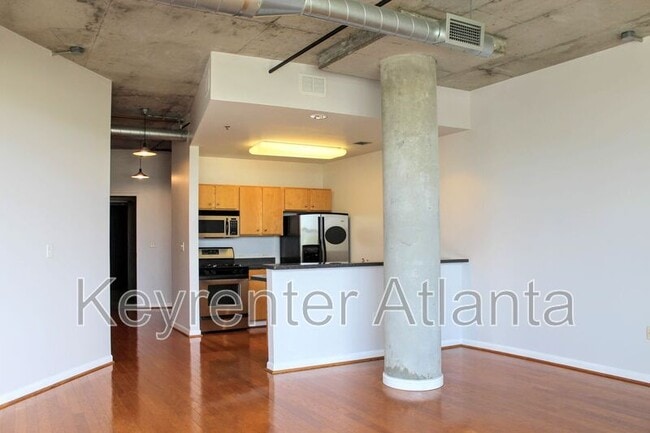 Photo - 115 W Peachtree Pl NW Unidad #505