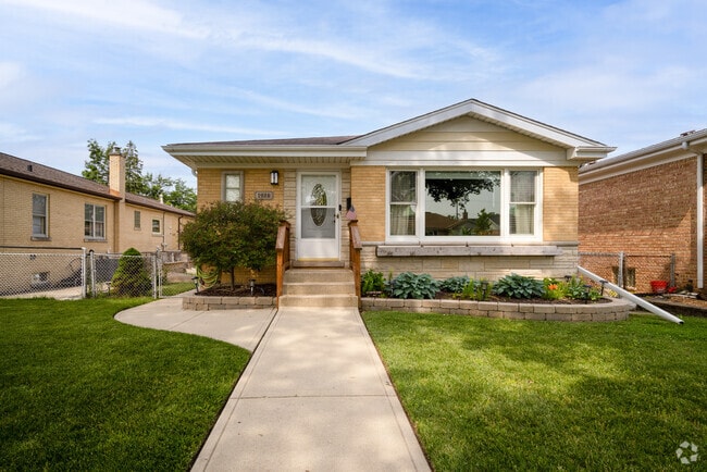 Building Photo - 1906 N 75th Ct Rental