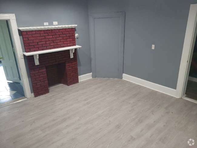 Building Photo - 603 Broad St Rental
