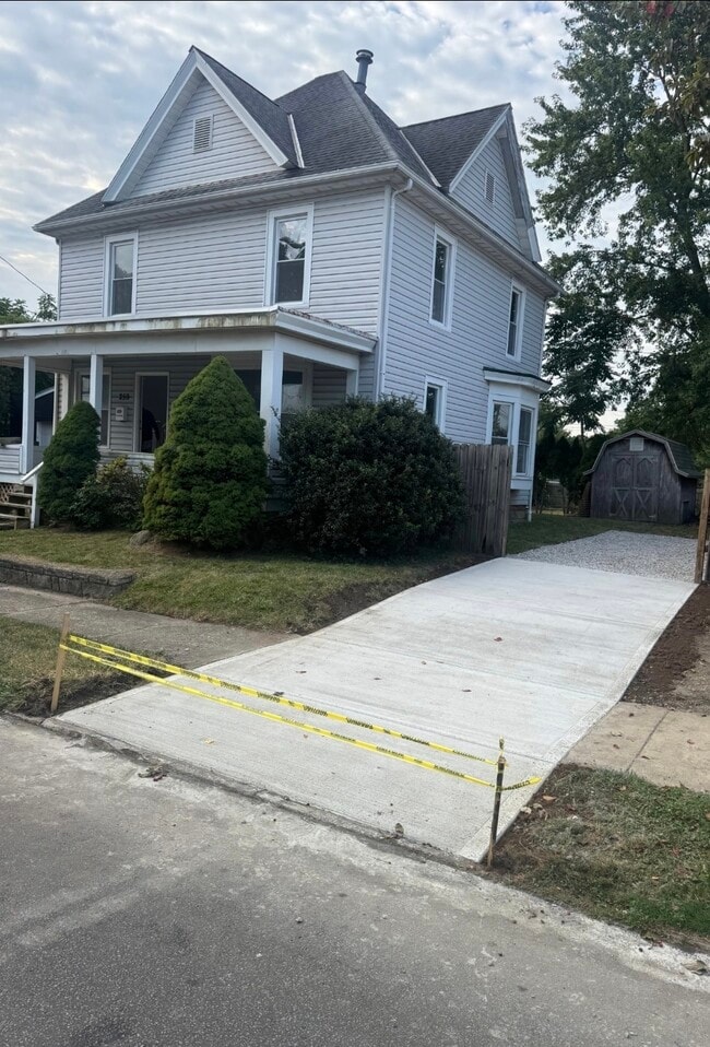 Photo - 259 E 3rd St