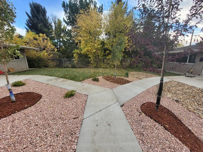 Photo - 245 W 200 N