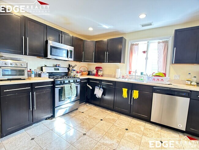 Building Photo - 27 Bostonia Ave Unit 2 Rental